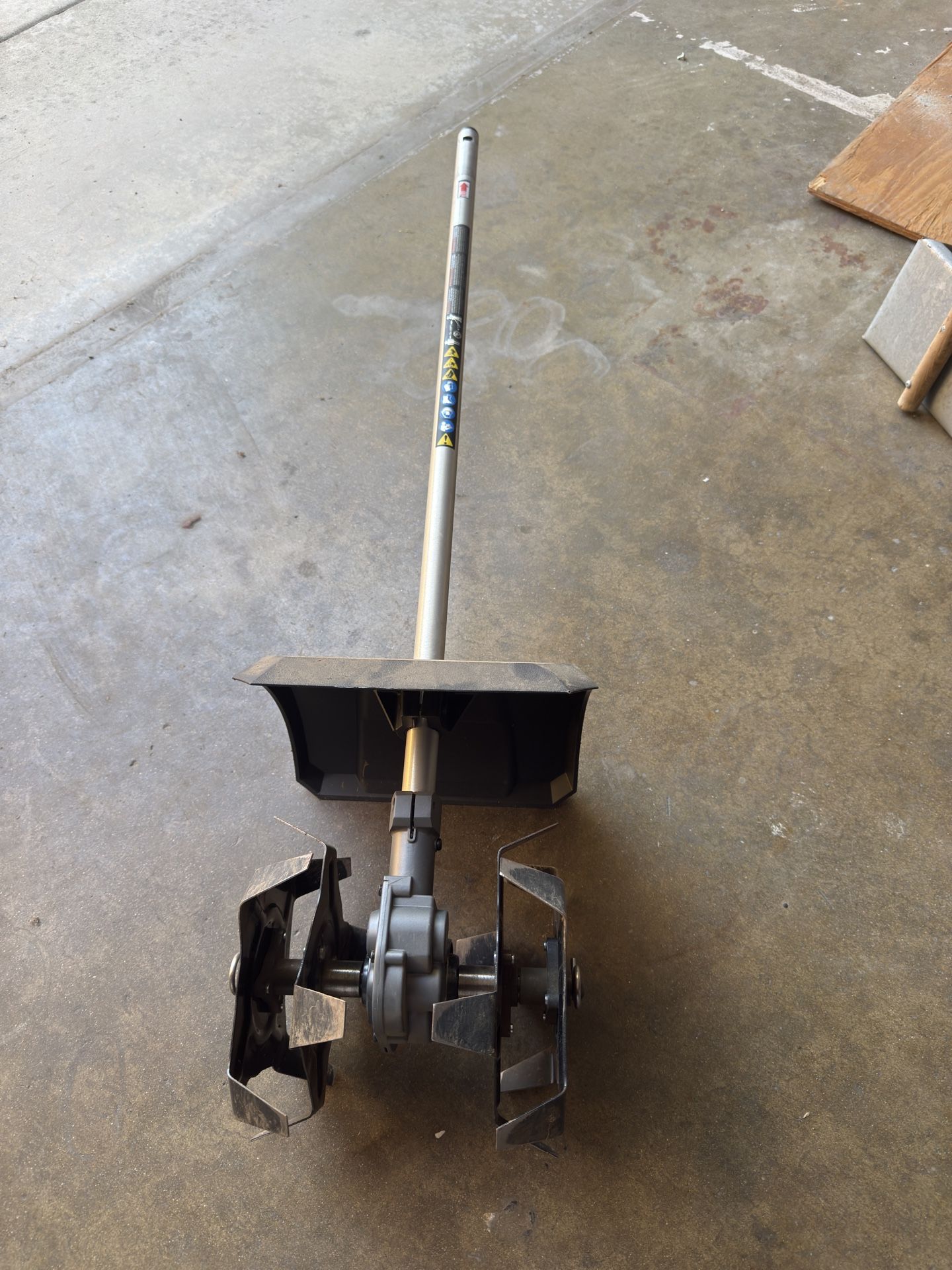 Milaukeee Cultivator Attachment