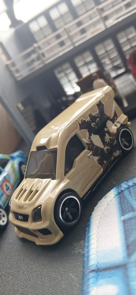 Hotwheels 09 Custom Ford Transit Connect