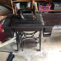 Old Sewing Machine 