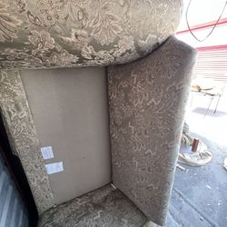 Loveseat 