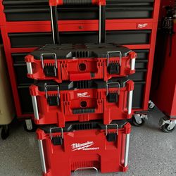 Milwaukee Packout Rolling Tool Box