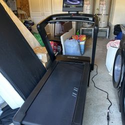 Like New iFIT NordicTrack 1750 Commercial Treadmill, Excellent Condition