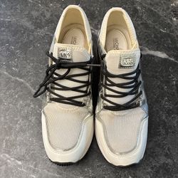 Michael Kors Womens Liv Trainer Extreme Sneakers Size 8M White/Silver
