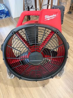 Milwaukee FAN 18” throwing in two brand new batteries FORGE 12-0..  the newest model” $600