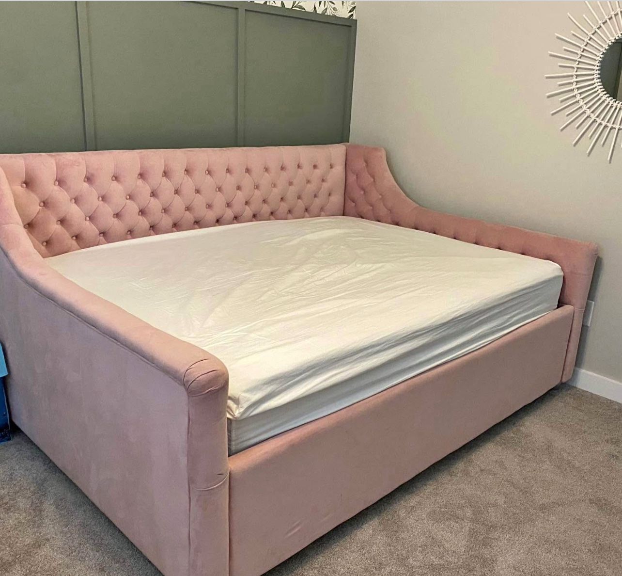Full Size Day Bed