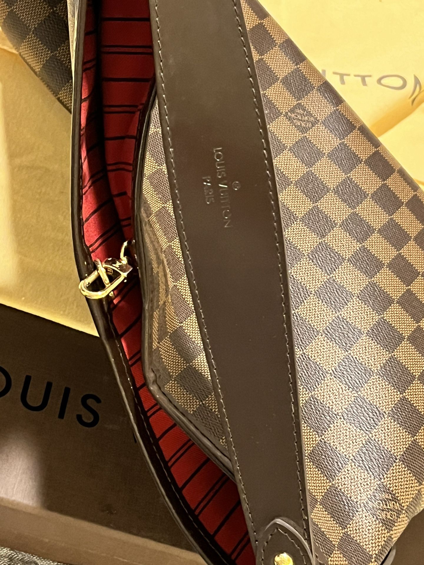 Open Box Louis Vuitton Purse With Dust Bag and Original Box