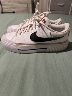 Women’s Platform Nike Blazer Size 7.5W