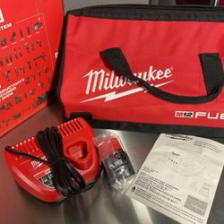 Milwaukee M12 CP2.0 Battery, Charger And Contractor Bag