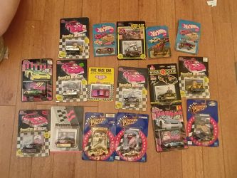 Small race car collectables (17)