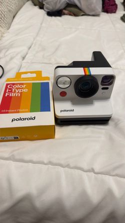 Polaroid Now Instant Camera with 8 Color i-Type Film