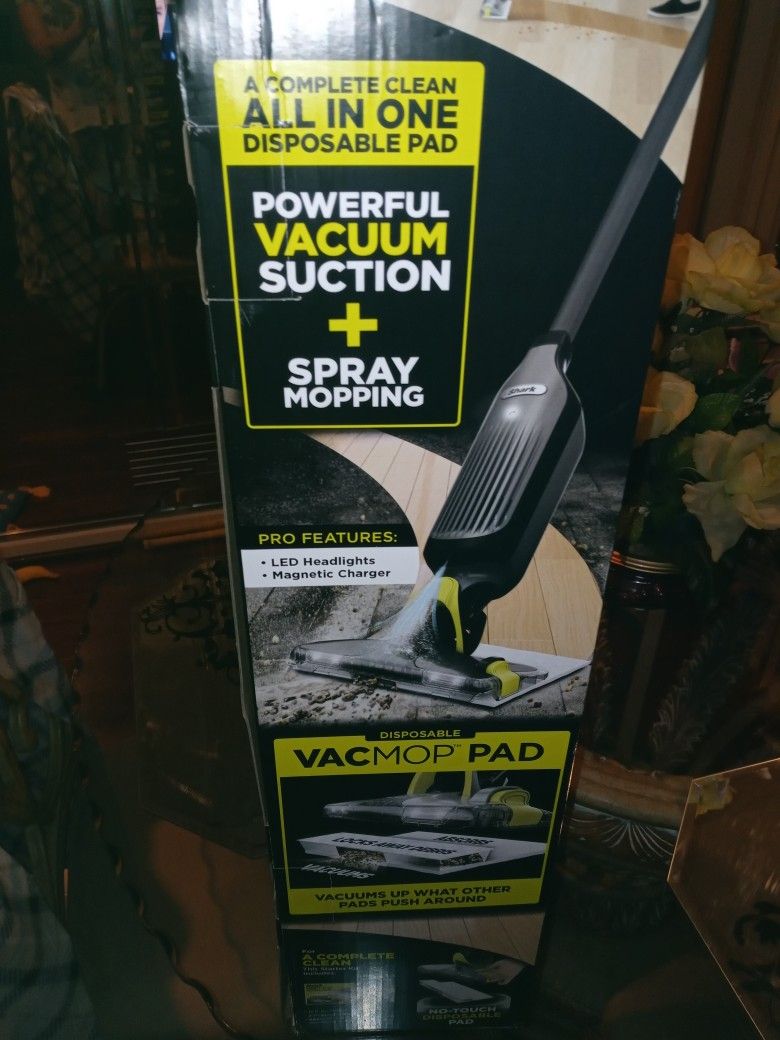 VACUUM SUCTION AND SPRAY MOP IN ONE