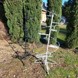 Spiraling Plant Stands