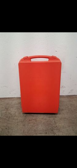 Christmas bulbs storage tote Pickup 3-8:30 pm rainbow/charleston cash only moving sale