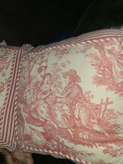 Blankets, pillow, and comforters