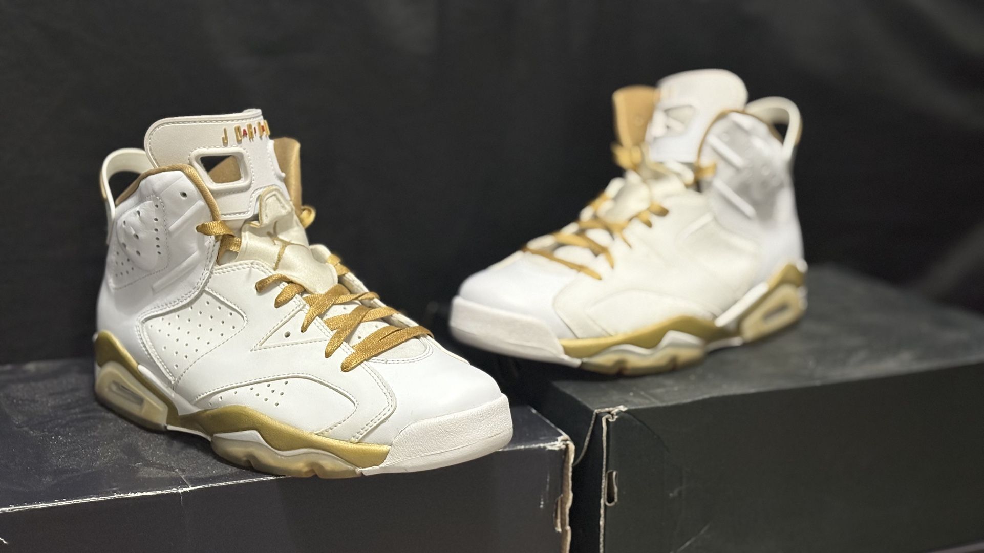 Jordan 6 “Retro Golden Moments” Size 9.5 Men