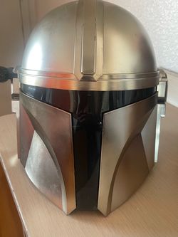 Mando helmet Disney