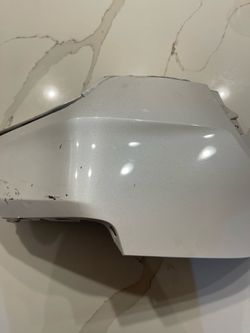 2017-2019 Cadillac XT5 Rear Bumper Corners set Left and Right hand White OEM with sensors