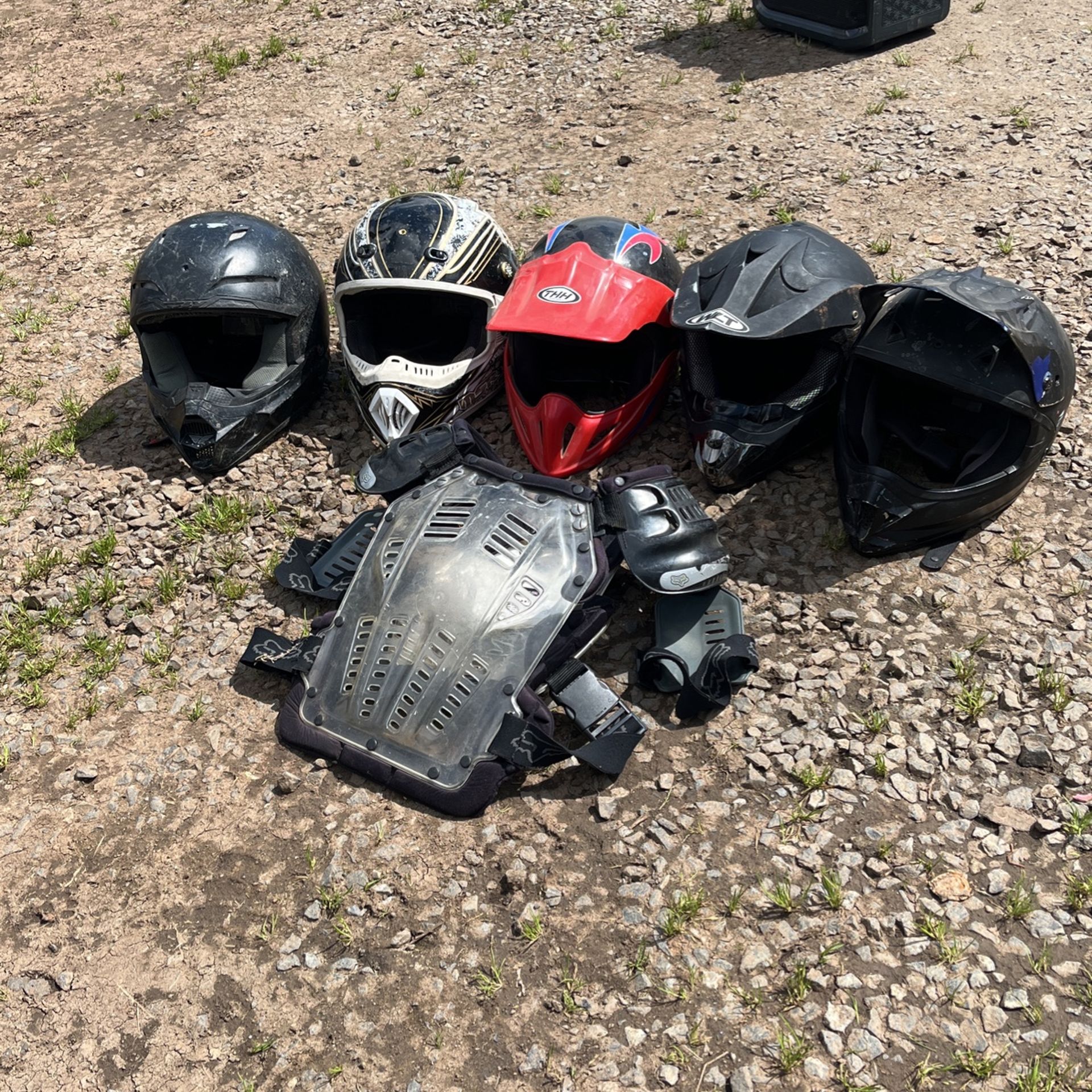 Selling 5 Helmets