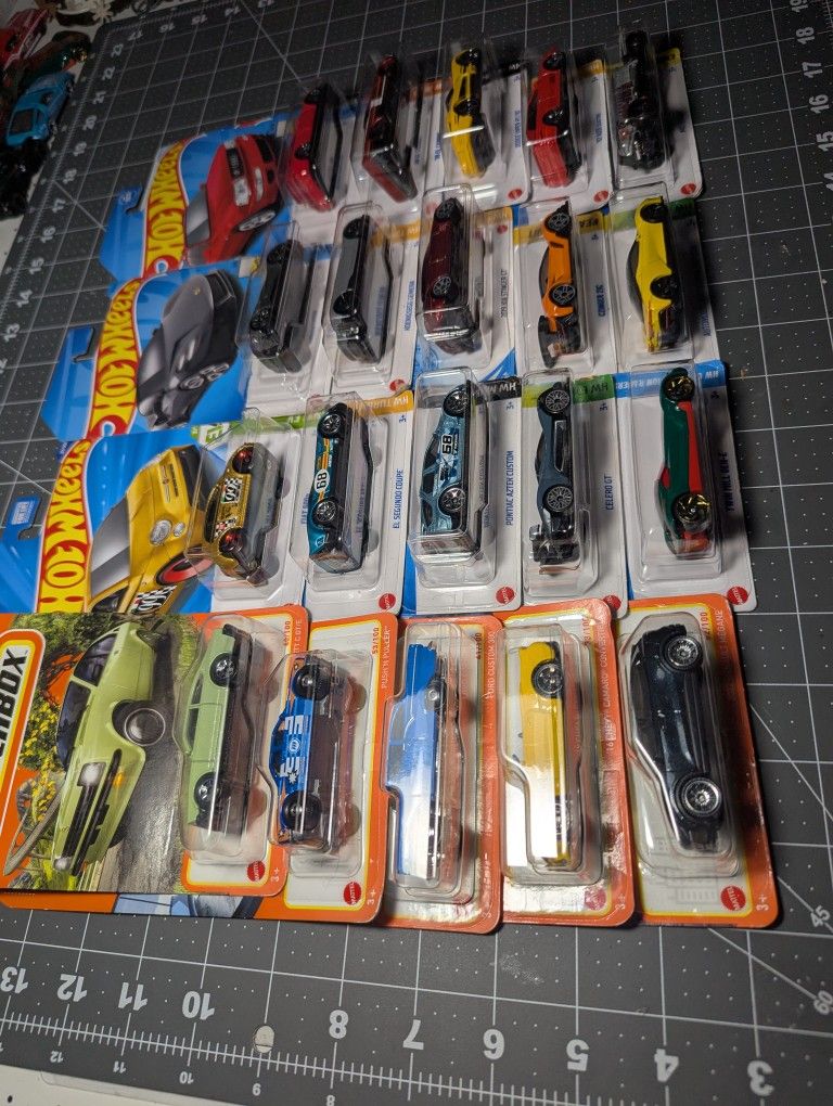 Lot Of 20 Random Mix Of Hot Wheels And Matchbox