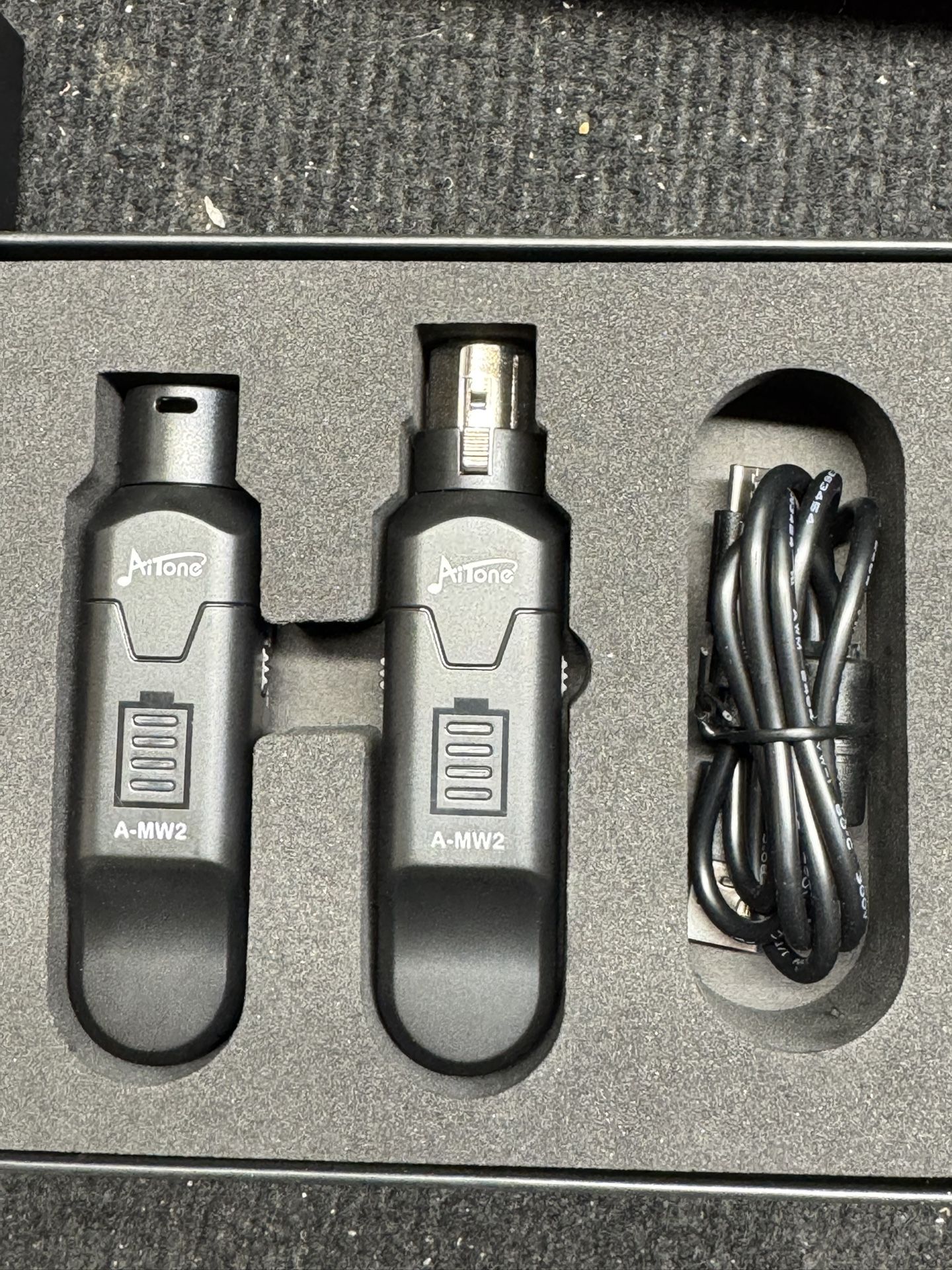 AITone A-MW2 Wireless Microphone System