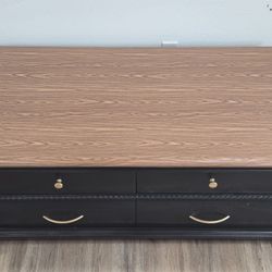 Ottoman Dresser