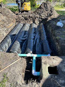 Drain field and septic tank. Sistema séptico. Thumbnail