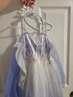 Disney Frozen Elsa dress and accesorie like new, Size 3T/4T/Disfraz para niña de Elsa, talla 3 a 4 años