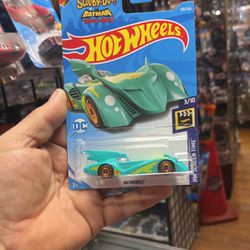 Scooby Doo & Batman Theme Batmobile Hotwheel 1:64 Scale Diecast Collectible 