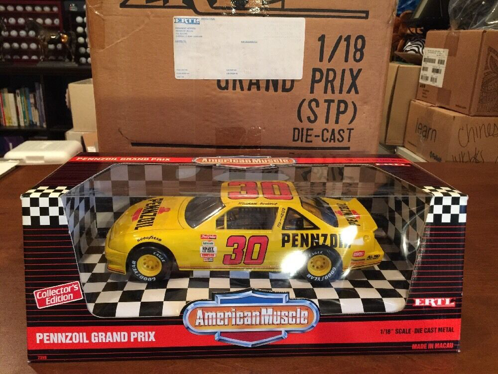 Ertl 1/18 Scale Diecast 7348 - Pontiac #30 Pennzoil Michael Waltrip