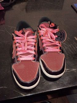 Nike dunks size 8.5