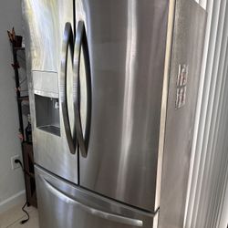 Refrigerator For Sale!!!!
