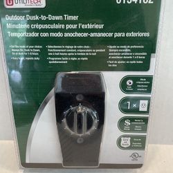 Utilitech Outdoor Dusk To Dawn Timer For Lights Or Fountains Etc. 