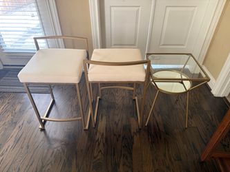 Bar chair and table