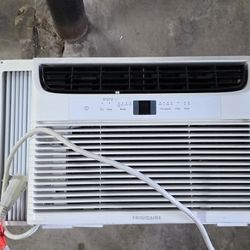 AC Unite Frigidaire 10,000 BTU