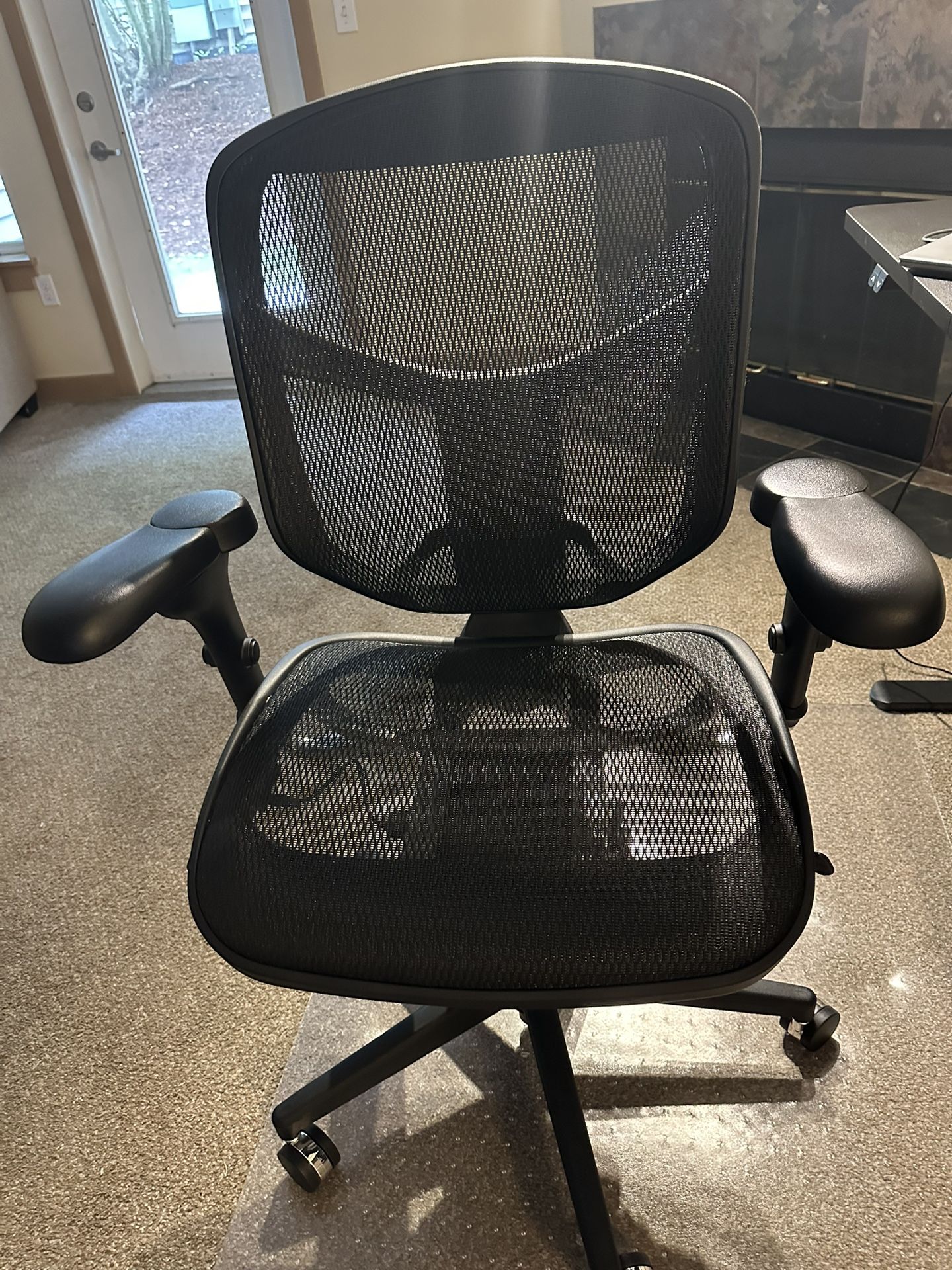 Mesh Office Chair Like New