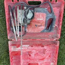 Hilt Rotary Hammer Drill With Cord 