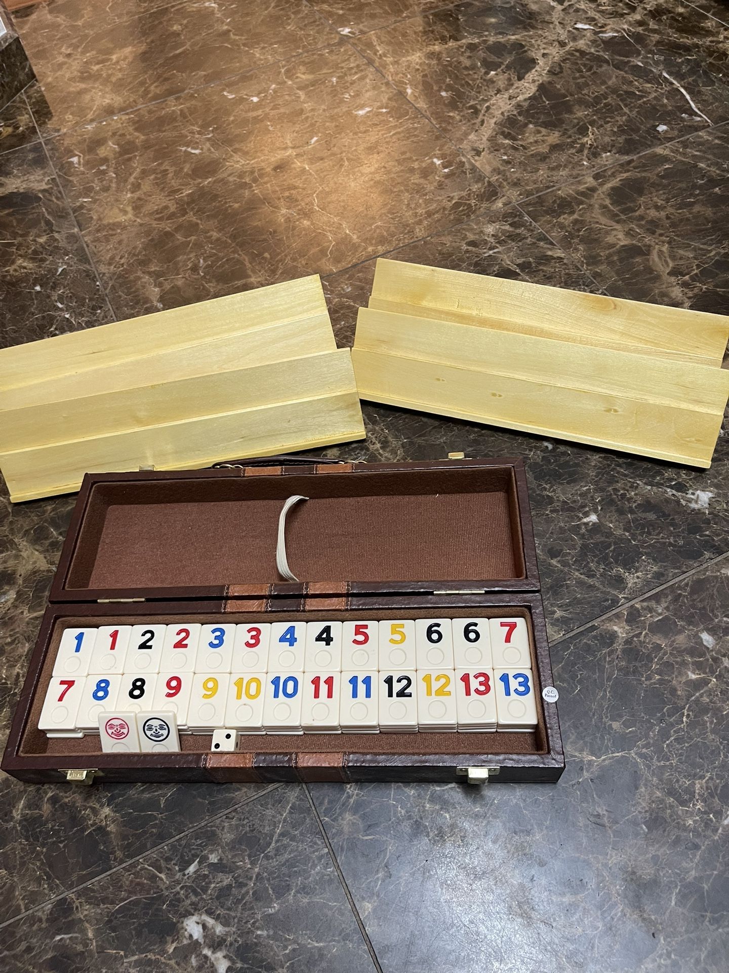 VTG Cardinal Rummy-O Game in Faux Leather Travel Case 70s With 4 Stands. In Good Condition $40 Firm On Price