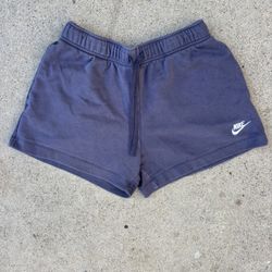 Nike Women’s Standard Fit Mid-Rise Shorts (Blue)