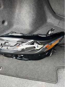 2025 CAMRY HEADLIGHT (DRIVER SIDE)