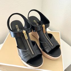 Michael Kors Roslyn Wedge Sandal Size 9