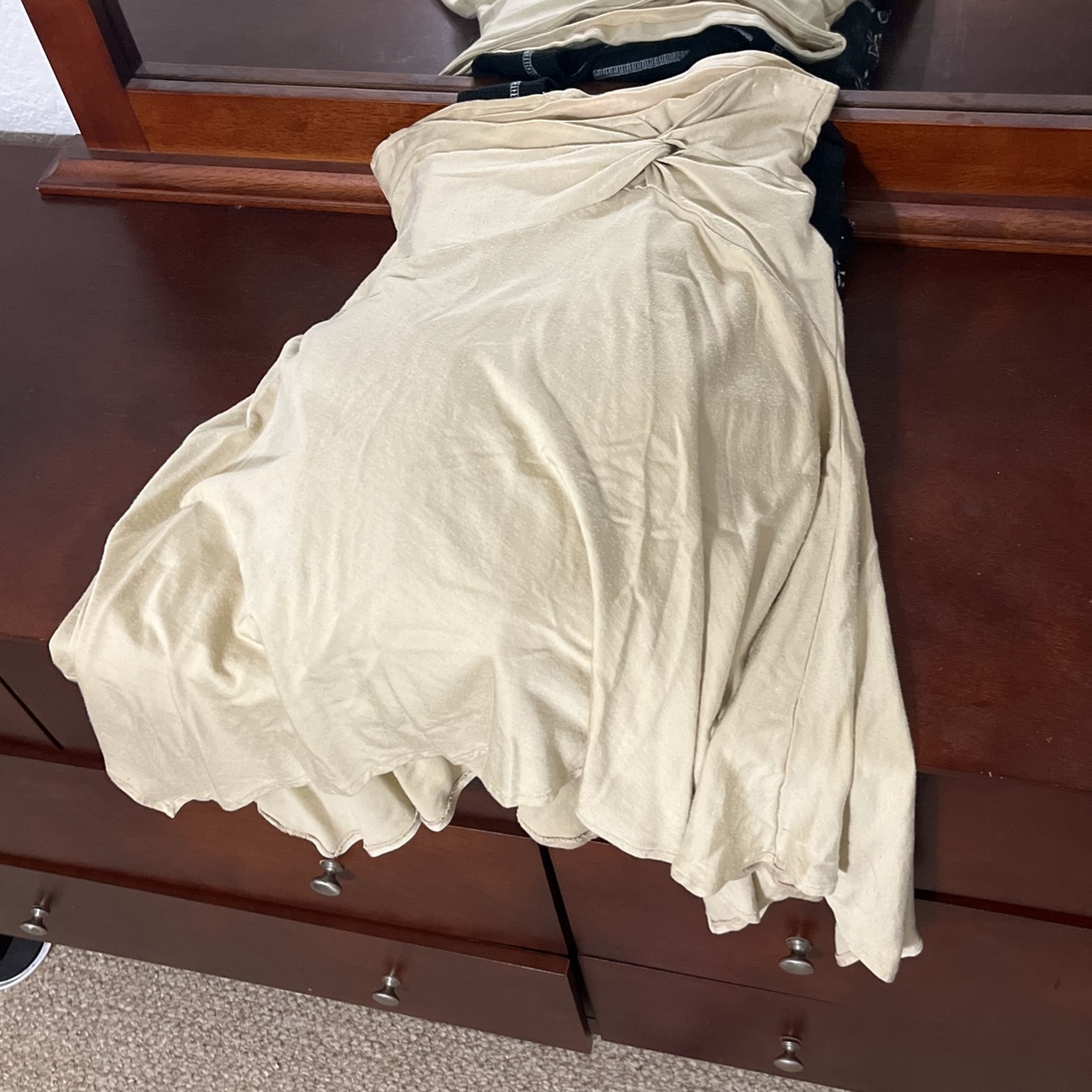 $1 Women’s Medium Skirt