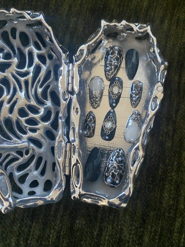 Nailcissist Sorceress Coffin Nails - Size M - Limited Edition Case