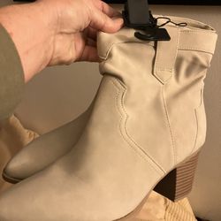 Women’s Size 9 Beige Low Heeled Boots Shoes Brand New