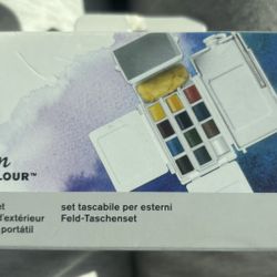 NEW/Never used** Winsor & Newton™ Professional Watercolour™ 12 Color Field Pocket Set