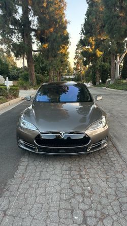 2015 Tesla Model S