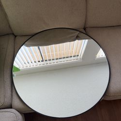 30in Round Mirror