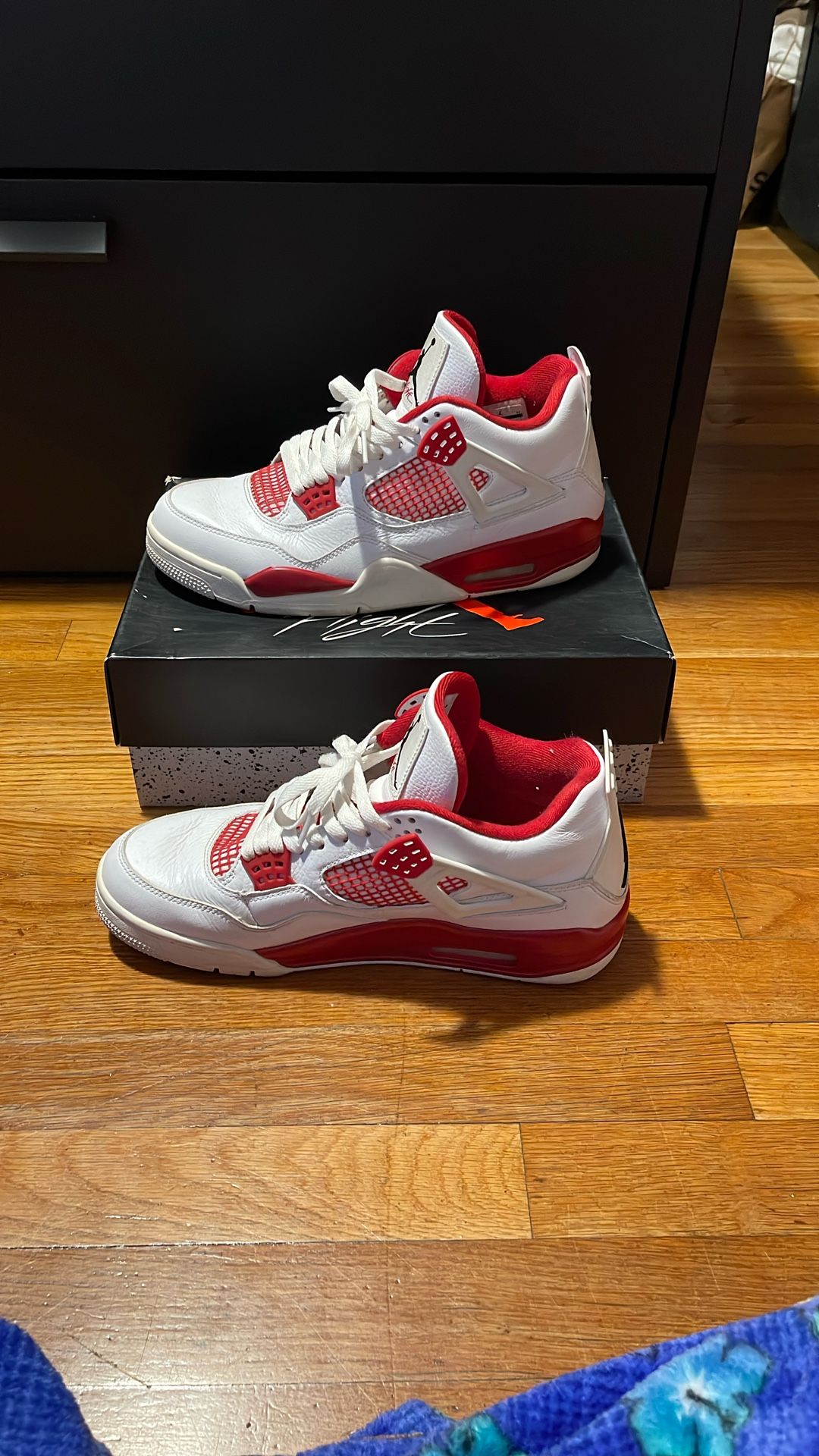 Jordan 4