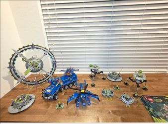 Lego alien conquest lot