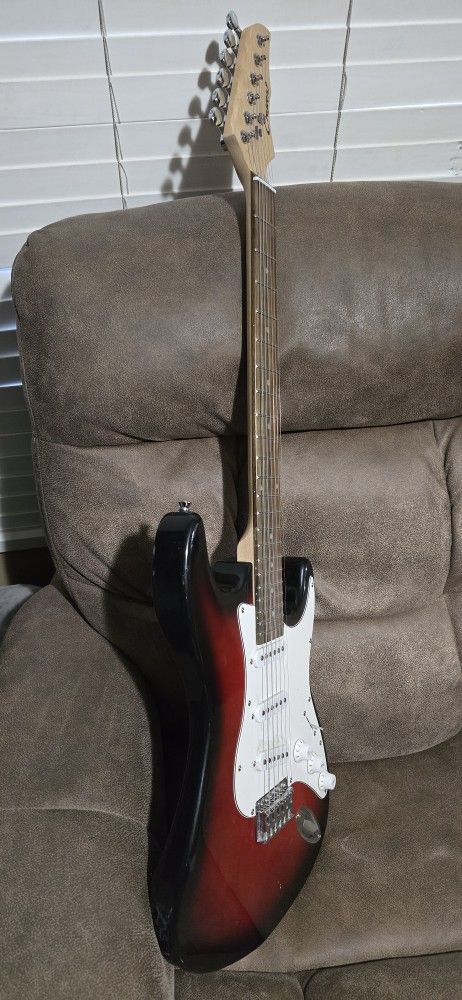 CRESCENT ,GUITARRA ELECTRICA $65