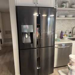 Refrigerator 